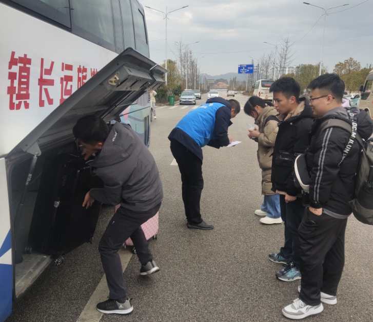 景德鎮(zhèn)長(zhǎng)運(yùn)：圓滿完成“校園直通車”首發(fā)運(yùn)輸工作
